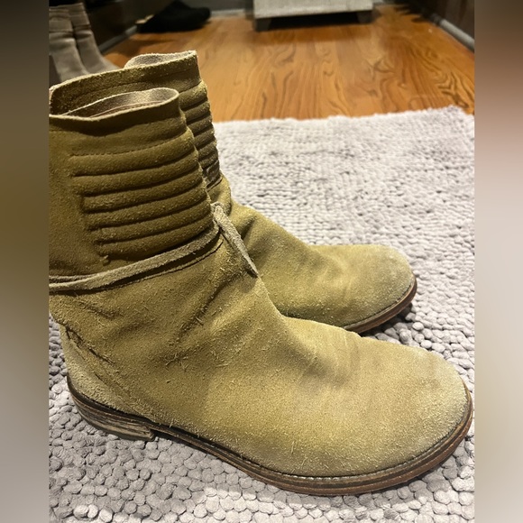 Free People Green Suede Cambridge booties size 7 - Picture 2 of 8